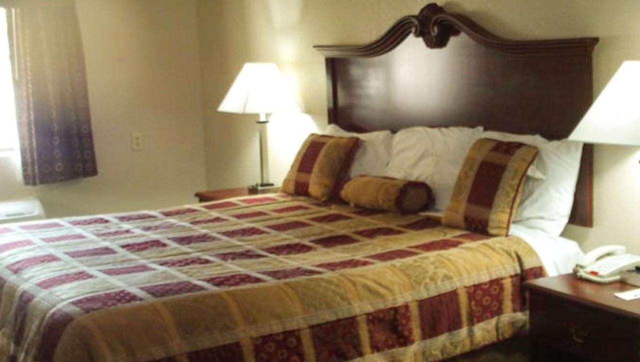 Western Motel Inn And Suites Hazelhurst Hazlehurst Bagian luar foto