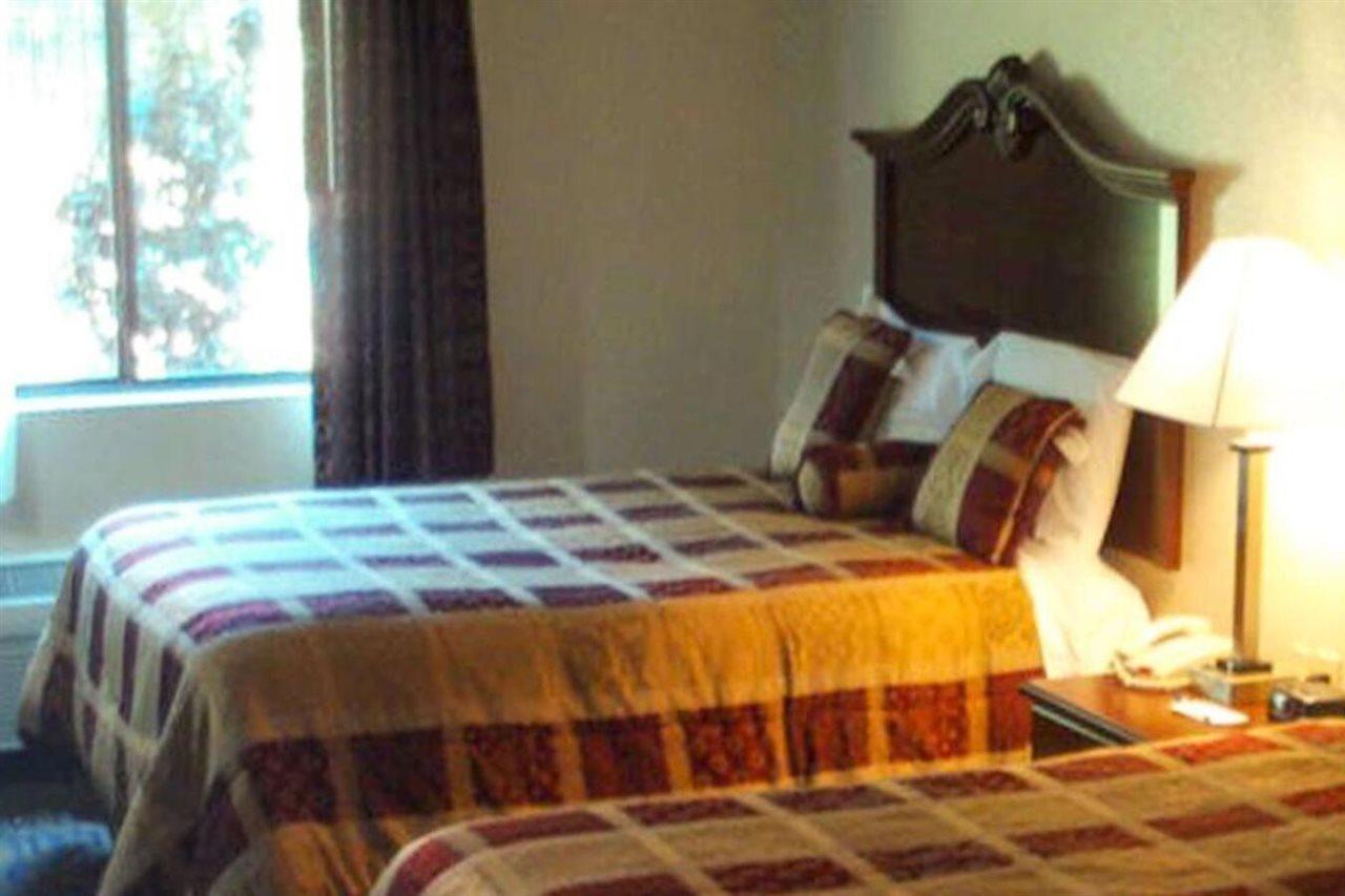 Western Motel Inn And Suites Hazelhurst Hazlehurst Bagian luar foto
